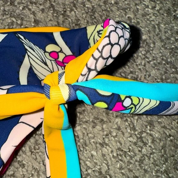 Lost reversible multicolored bikini halter triangle & tie bottoms - Picture 11 of 11